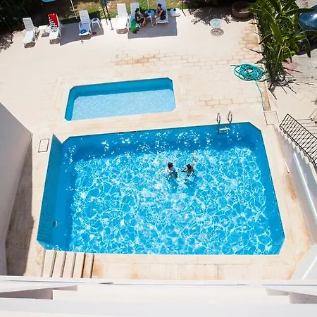 Yalcinkaya Apart Cesme